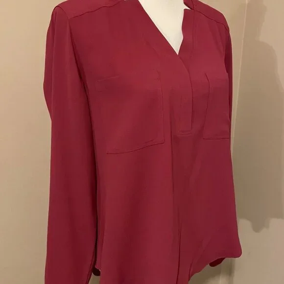 Nine West Notched-Collar Blouse Size M Wine Red Maroon NWT - Picture 4 of 7